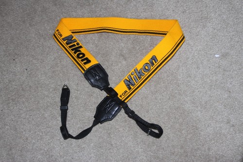 Excellent yellow black nikon - yellow,