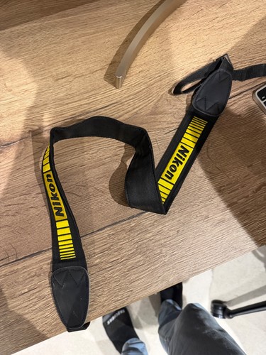 Nikon camera neck shoulder - camera,